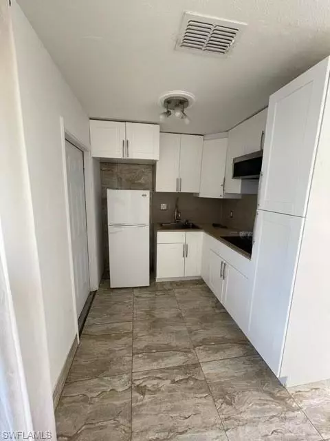 Lehigh Acres, FL 33936,1121 Wesley ST W