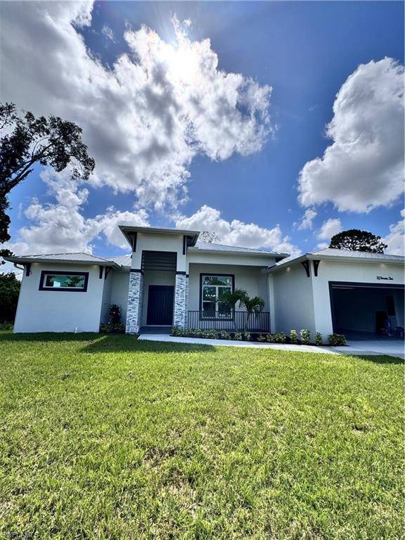 1022 Apple AVE, Lehigh Acres, FL 33971
