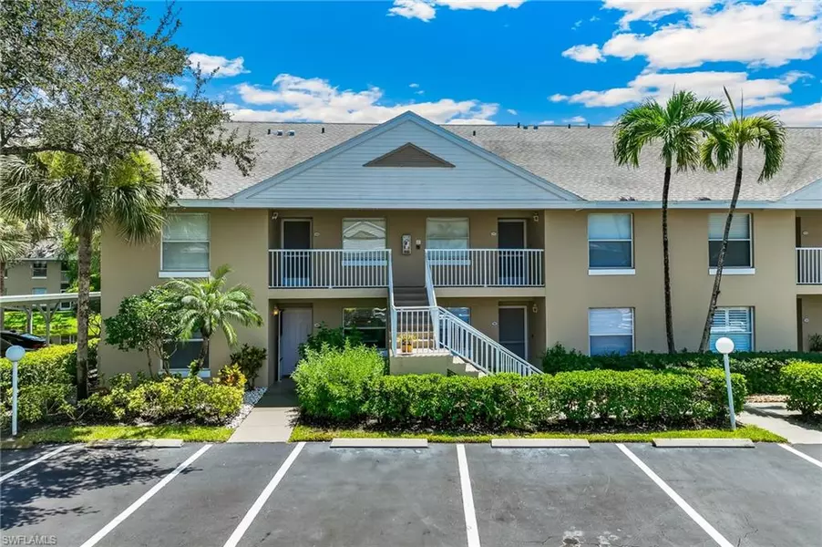 120 Pebble Shores DR #101, Naples, FL 34110
