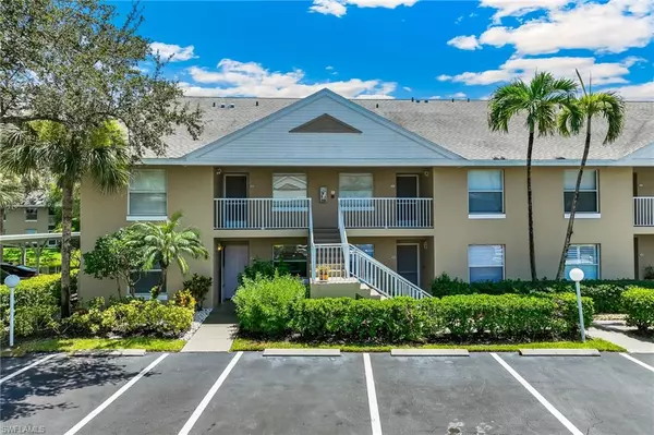 120 Pebble Shores DR #101, Naples, FL 34110