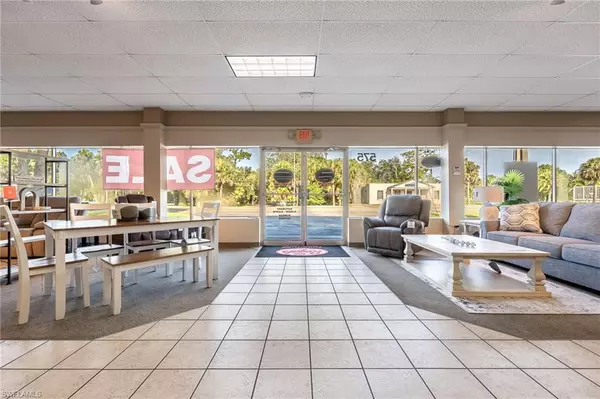 Labelle, FL 33935,575 S Main ST