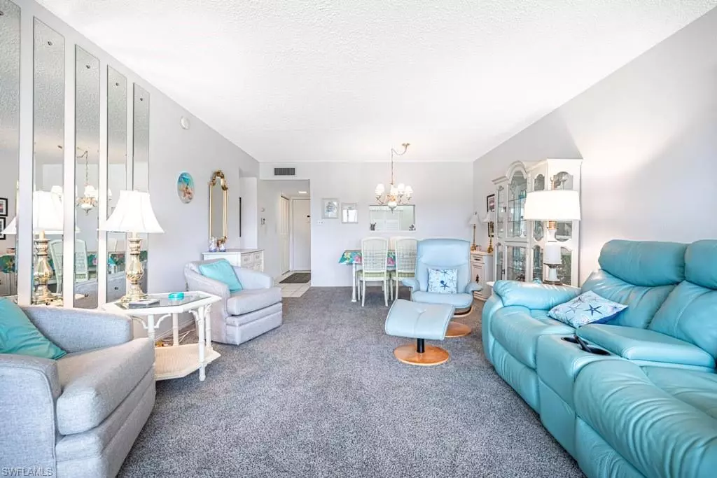 Fort Myers, FL 33907,1660 Pine Valley DR #201