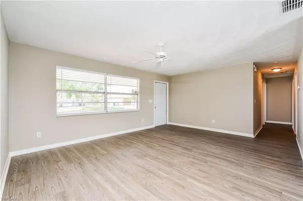 Lehigh Acres, FL 33936,10745 Cocoatree CT
