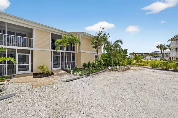 Sanibel, FL 33957,2321 W Gulf DR #1B