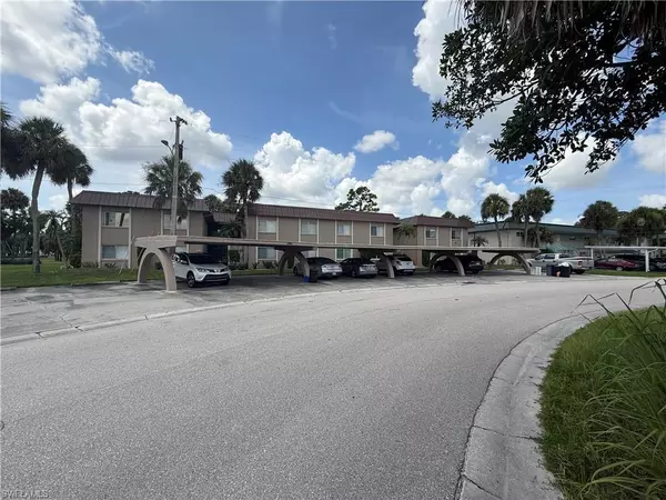 1699 Golf Club DR #7, North Fort Myers, FL 33903