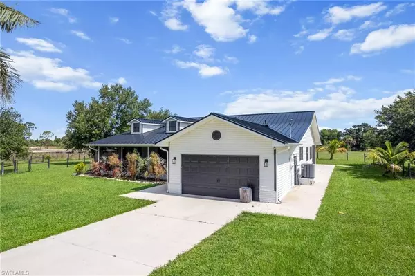 Cape Coral, FL 33993,3275 Sand RD