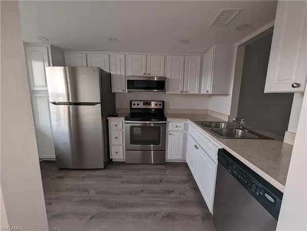 Cape Coral, FL 33914,1519 Cape Coral PKWY W #8
