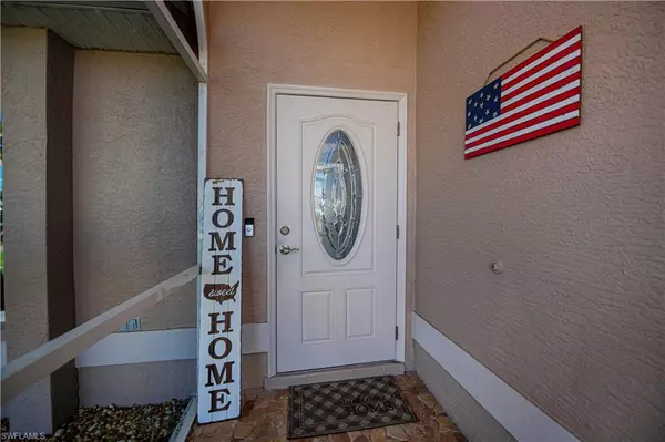Cape Coral, FL 33991,909 SW 6th CT