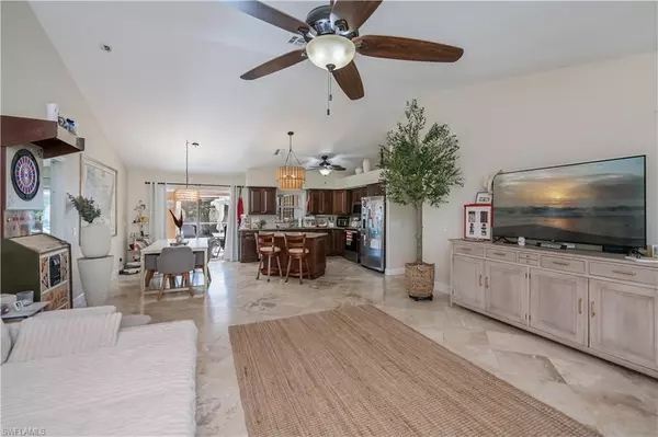Cape Coral, FL 33991,909 SW 6th CT
