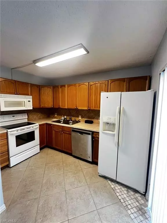 Fort Myers, FL 33907,1700 Park Meadows DR #1