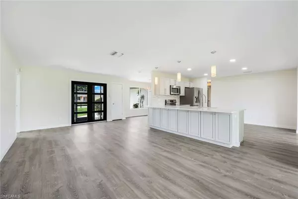 Cape Coral, FL 33990,1202 SE 14th TER
