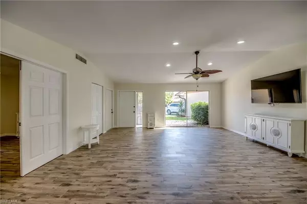 Fort Myers, FL 33908,6425 Royal Woods DR