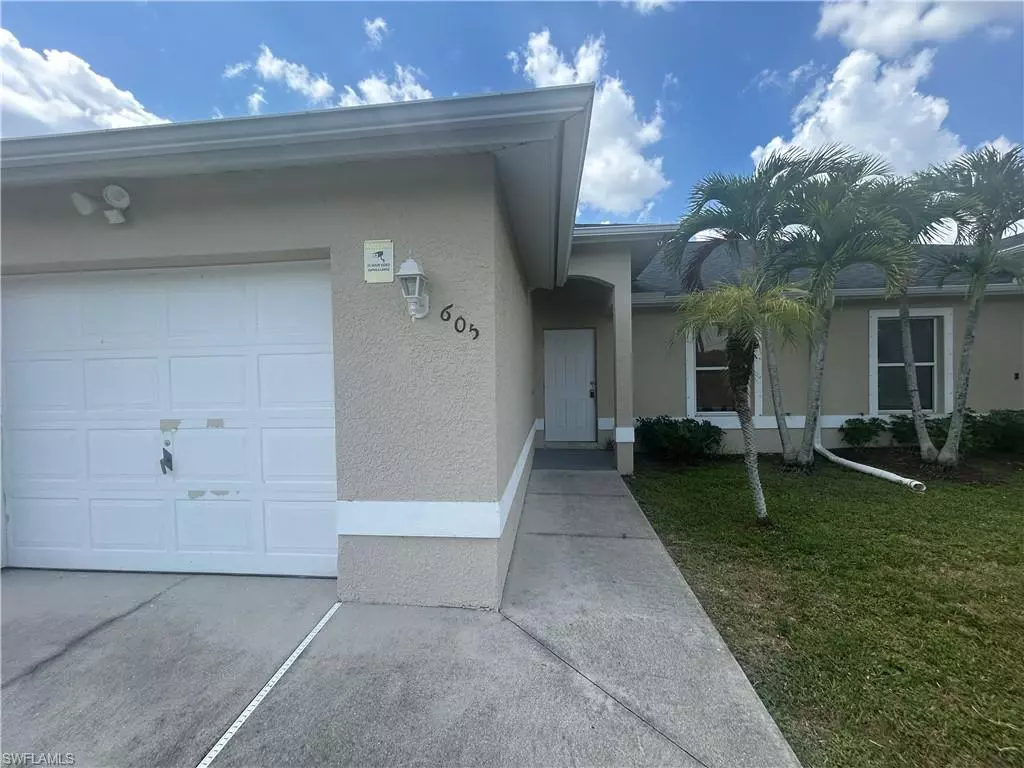 Cape Coral, FL 33990,607 SE 5th ST #605