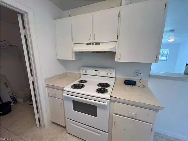 Fort Myers, FL 33916,2651 Market ST