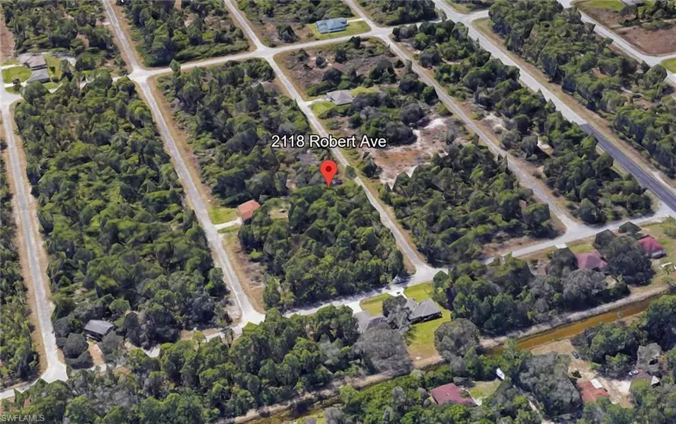 2118 Robert AVE, Alva, FL 33920