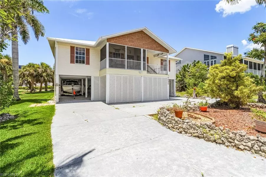 7692 Myrsine CIR, Bokeelia, FL 33922