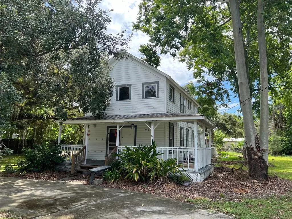 Labelle, FL 33935,253 S Cypress ST