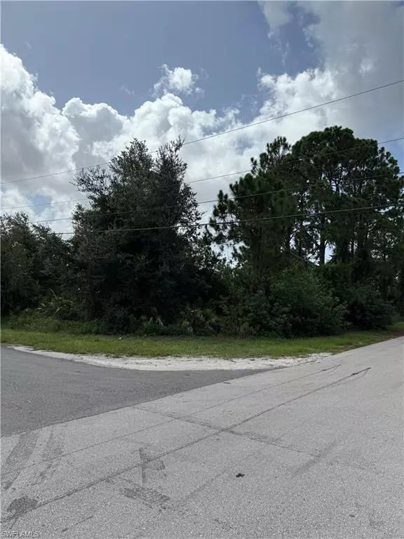 2619 13th ST SW, Lee, FL 33912