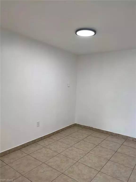 Fort Myers, FL 33901,2148 Dora ST #4
