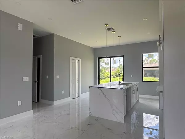 Lehigh Acres, FL 33974,1034 Iris ST E