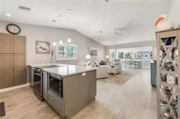 Sanibel, FL 33957,1657 Atlanta Plaza DR
