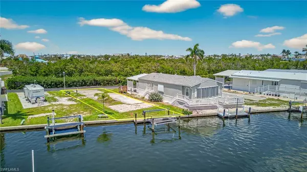 Fort Myers Beach, FL 33931,8 Galleon WAY