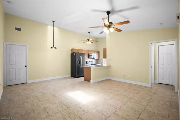 Cape Coral, FL 33914,1417 SW 51st LN #33