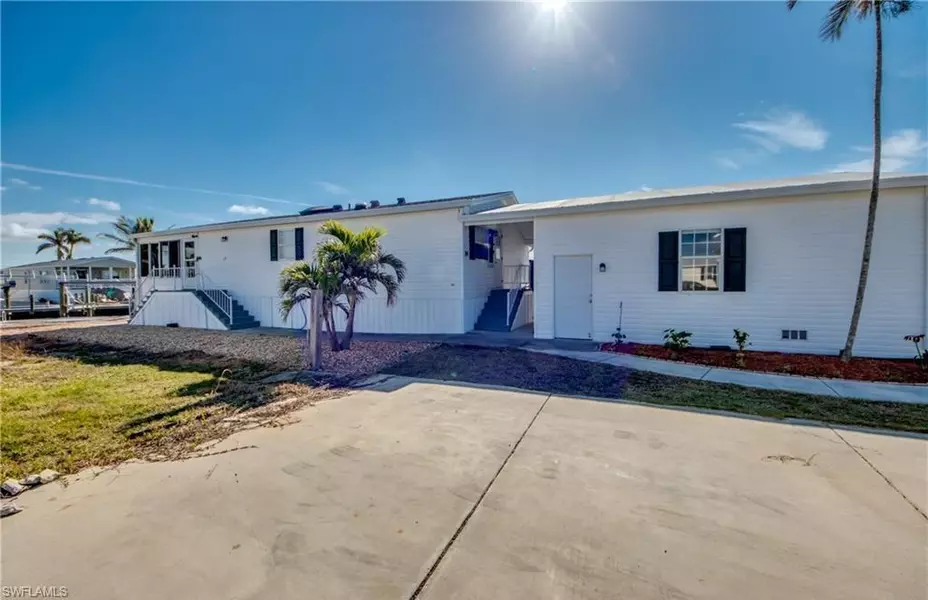 14 Nancy LN, Fort Myers Beach, FL 33931