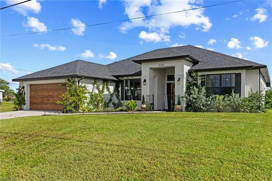 2207 NE 34th TER, Cape Coral, FL 33909