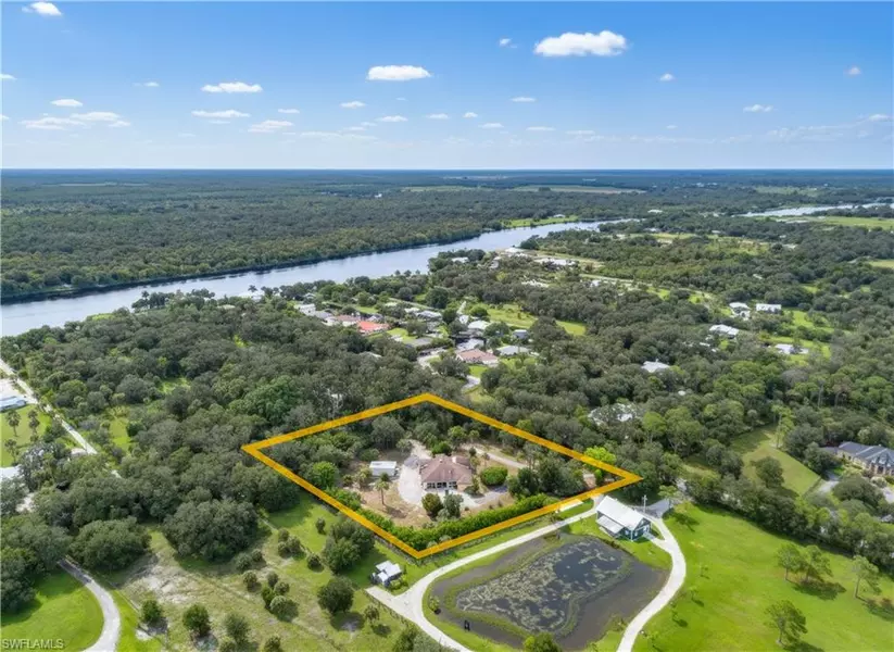 2050 Snyder DR, Alva, FL 33920