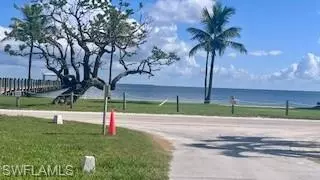 Bokeelia, FL 33922,16927 Captains DR