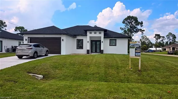 Lehigh Acres, FL 33974,837 Runble ST E