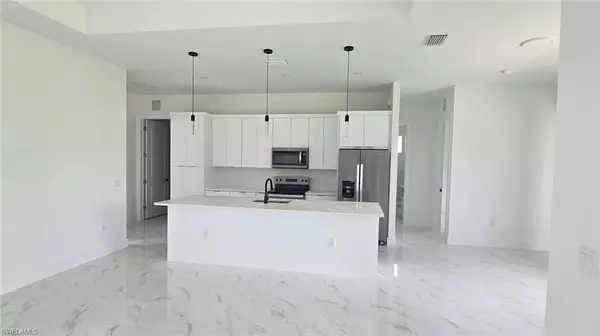 Lehigh Acres, FL 33974,837 Runble ST E