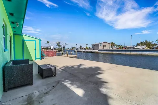 Matlacha, FL 33993,2567 Cay CV