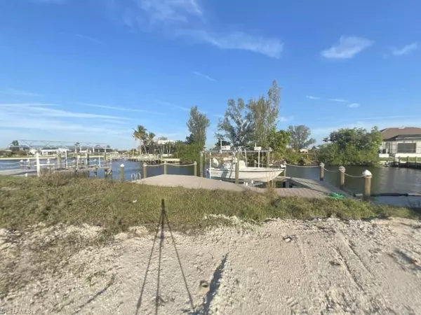 907 NW 38th AVE, Cape Coral, FL 33993