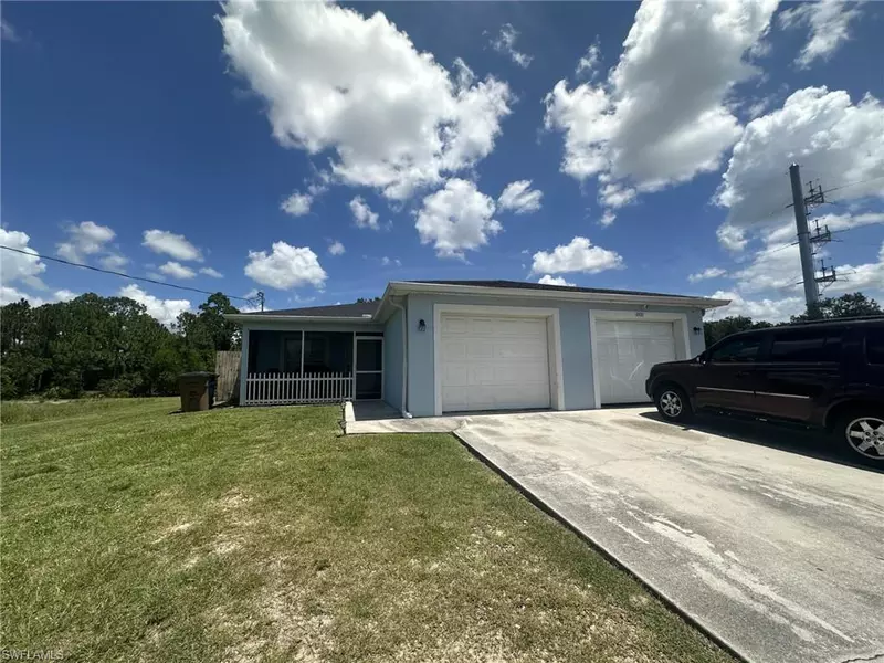 4402 Douglas LN, Lehigh Acres, FL 33973