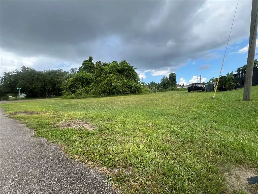 Cape Coral, FL 33909,1905 NE 34th LN