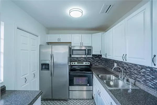 North Fort Myers, FL 33903,1503 Tropic TER