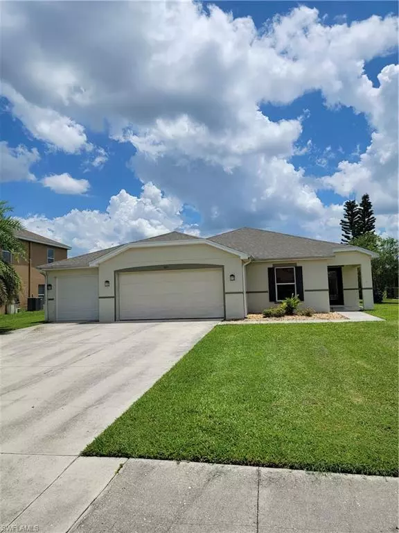 8171 Liriope LOOP, Lehigh Acres, FL 33972