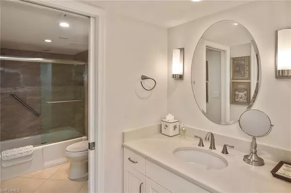 Naples, FL 34102,1200 Gulf Shore BLVD N #103