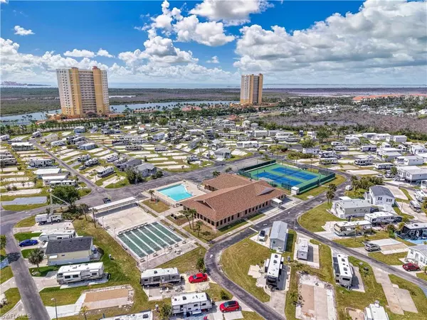 Fort Myers, FL 33908,19681 Summerlin #176 RD