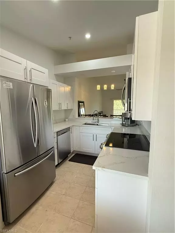 2815 Cypress Trace CIR #204, Naples, FL 34119