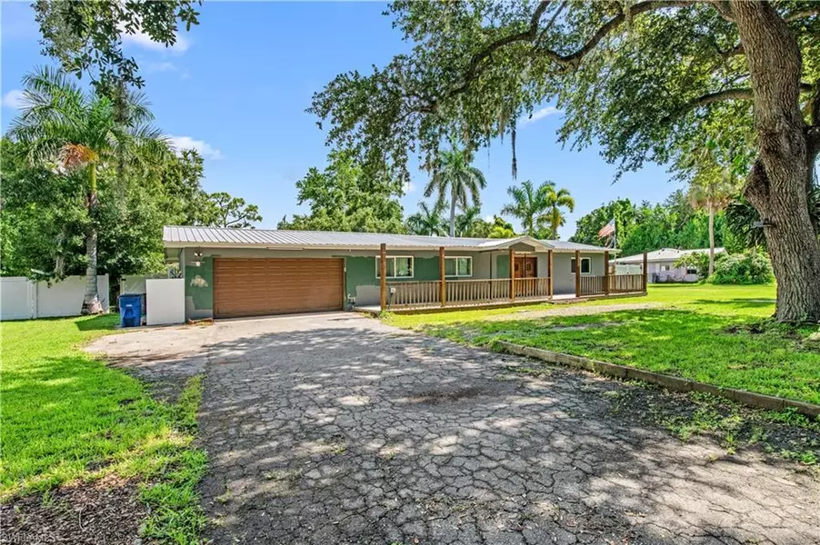52 W North Shore AVE, North Fort Myers, FL 33903