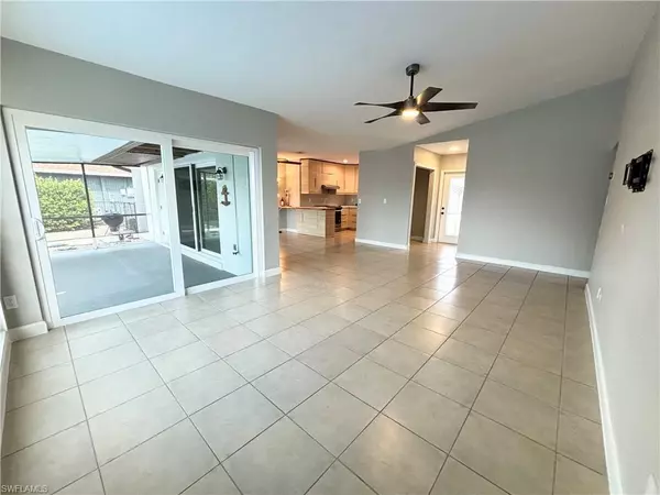 North Fort Myers, FL 33903,947 Jolly RD