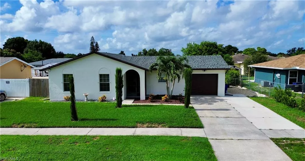 North Fort Myers, FL 33903,947 Jolly RD