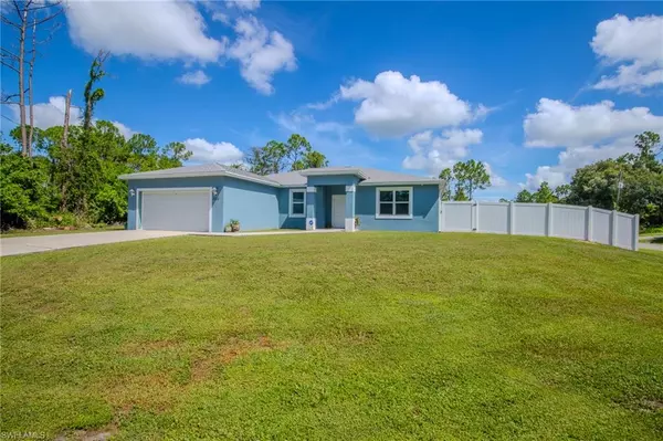 8014 Royal CIR, Labelle, FL 33935