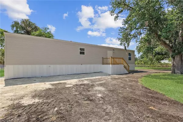 North Fort Myers, FL 33917,7728 Breeze DR