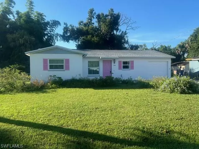 Fort Myers, FL 33905,4566 Seminole ST