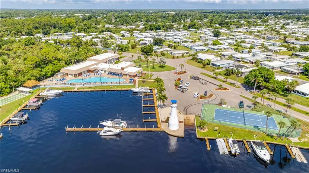 5602 Captain John Smith LOOP, North Fort Myers, FL 33917