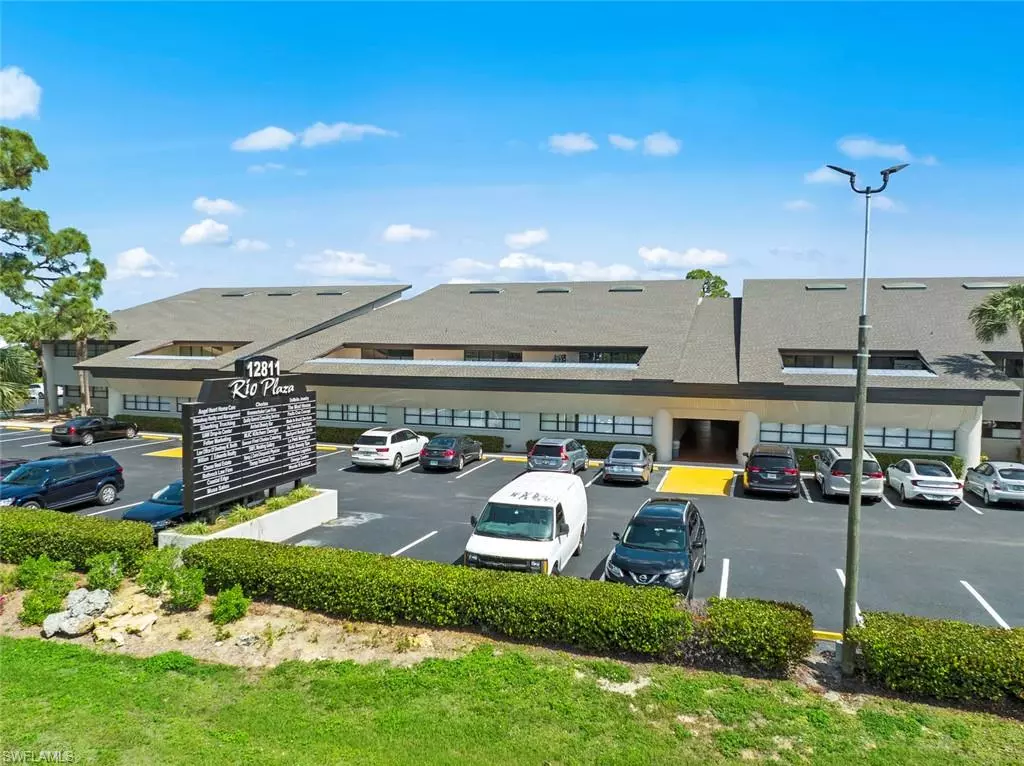 Fort Myers, FL 33907,12811 Kenwood LN #104